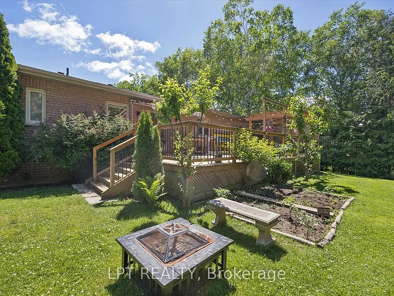 22 Louisa St E — Photo 28