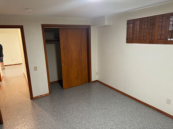 5th image of 4838 S Broadway APT J