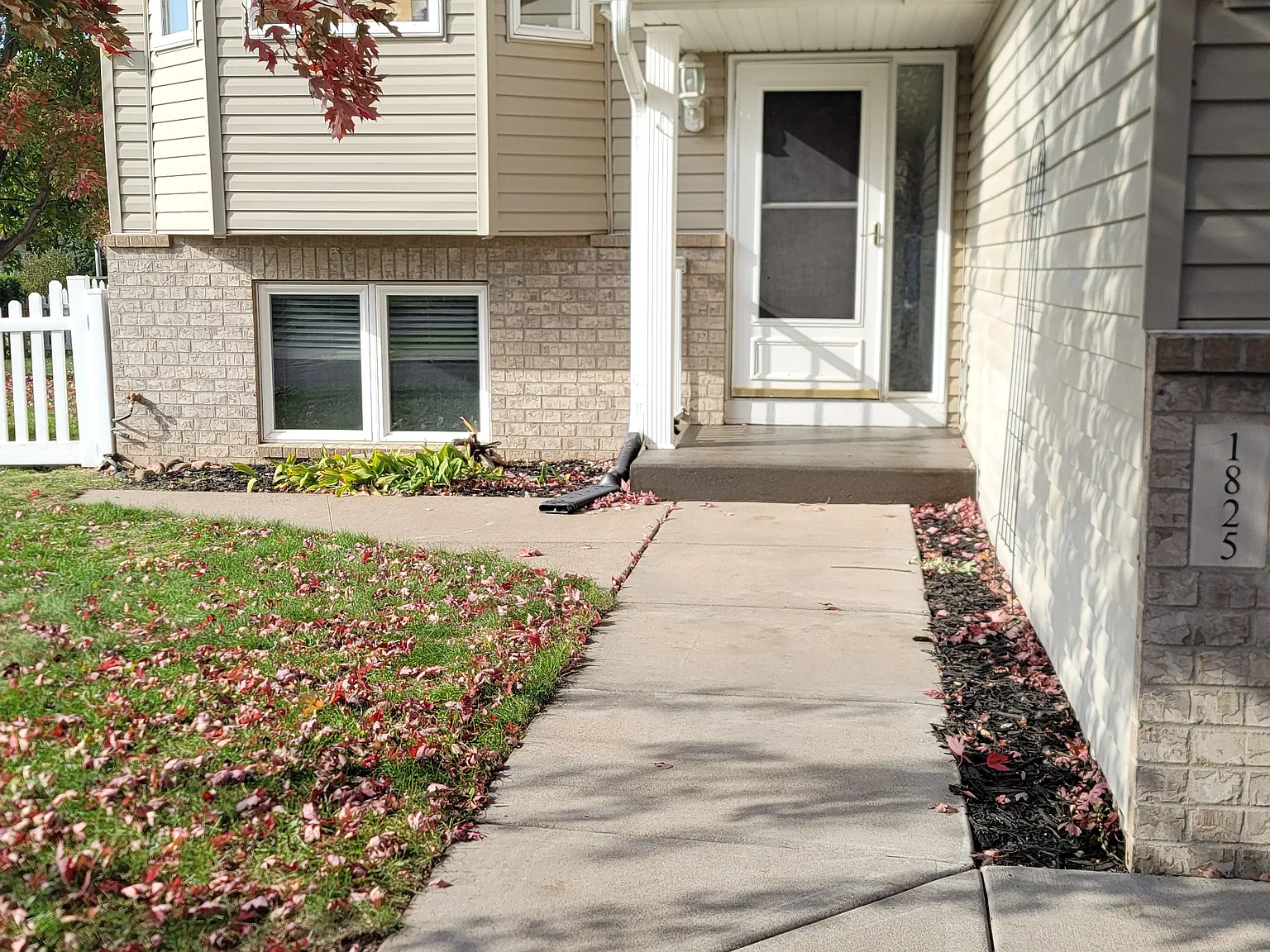 3 bed, 1761 sqft, $2,200 — Photo 2