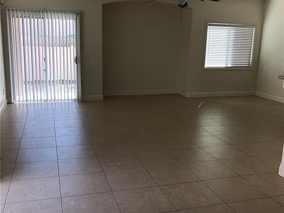 4th image of 1092 Slate Crossing Ln Unit 3