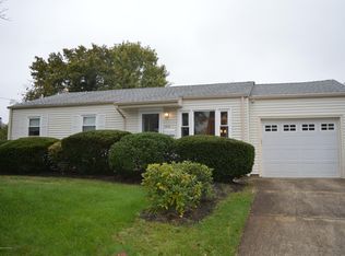 164 Lohsen Ave, Belford, NJ 07718