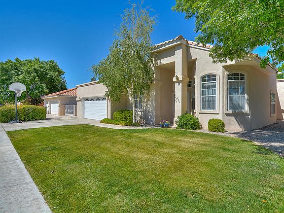 2nd image of 8415 Mendocino Dr NE