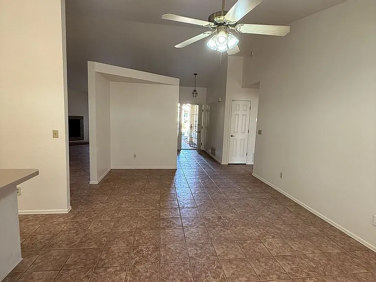 2791 W Redmond Dr — Photo 8