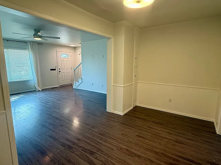3007 W Wilshire Blvd — Photo 5