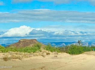 S Dale Evans Rd, Yucca, AZ 86438