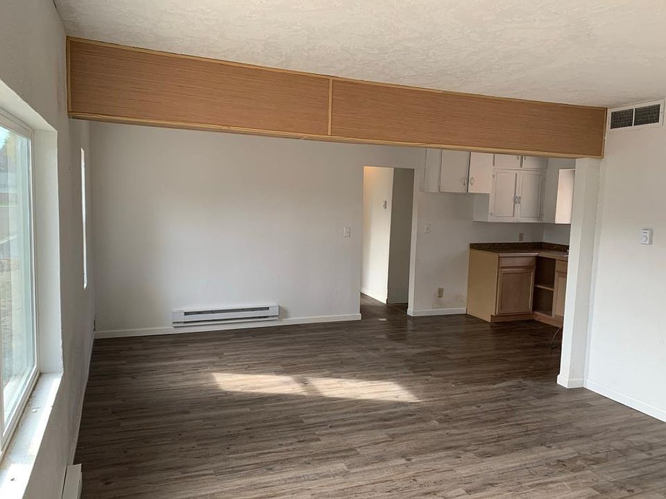 1st image of 2320 1/2 S Montana Ave