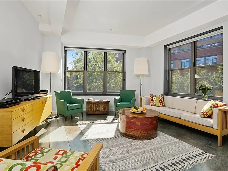 1166 Washington St #303 — Photo 3