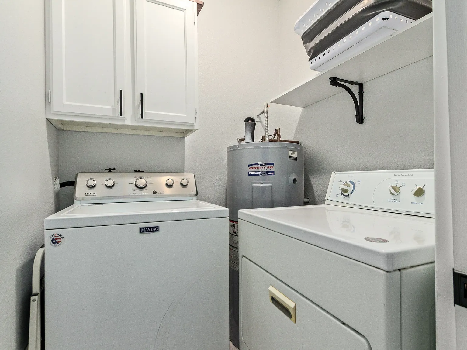 115 W 10th St — Photo 3