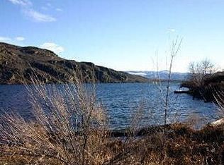 70 Starr Rd, Pateros, WA 98846