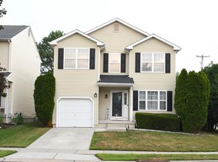 77 Oakton Dr, Atco, NJ 08004