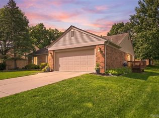 23737 Harvest Dr, Novi, MI 48375