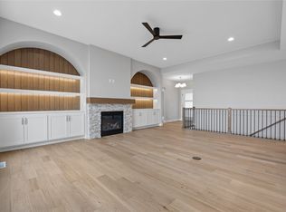 8806 Zeppelin Ave NE, Cedar Rapids, IA 52402