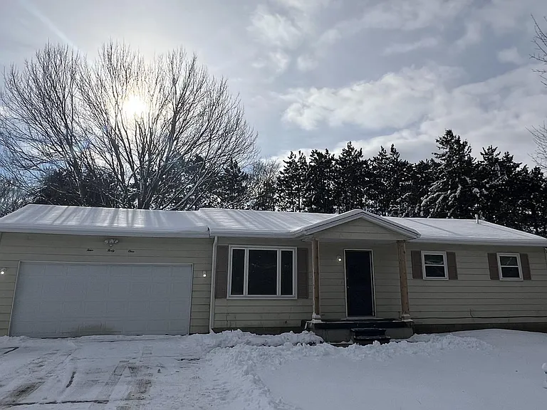441 Plum Creek Rd — Photo 1
