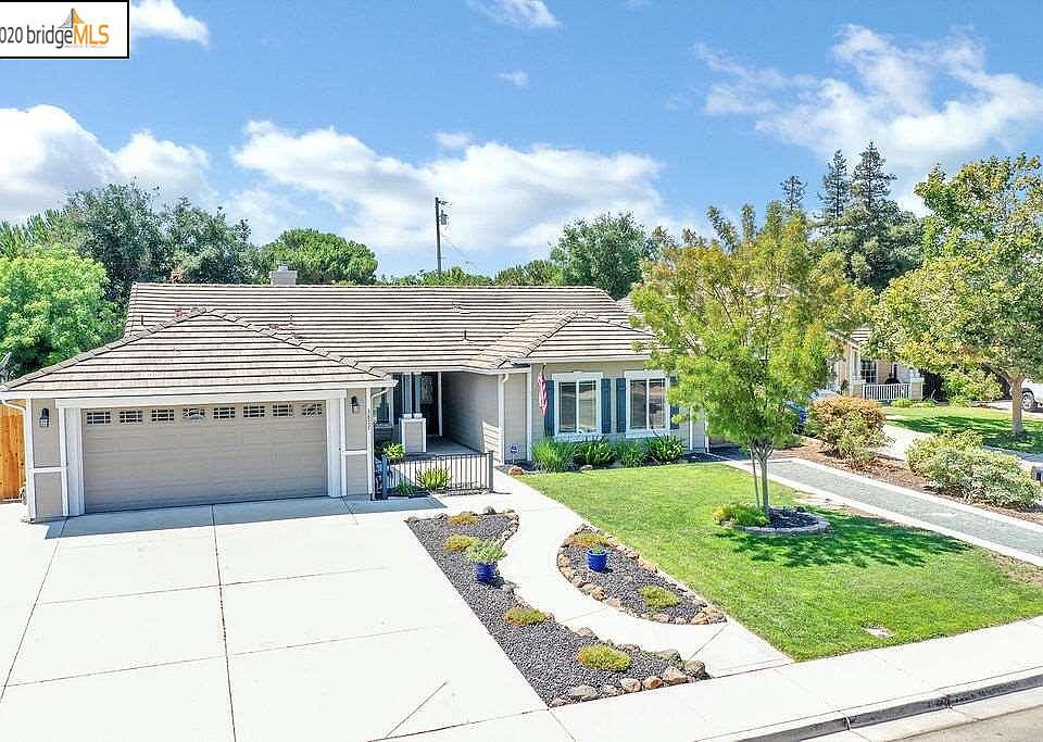 2nd image of 3877 Acorn Dr