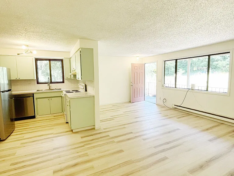 1714 Susan Ct SE #D — Photo 5