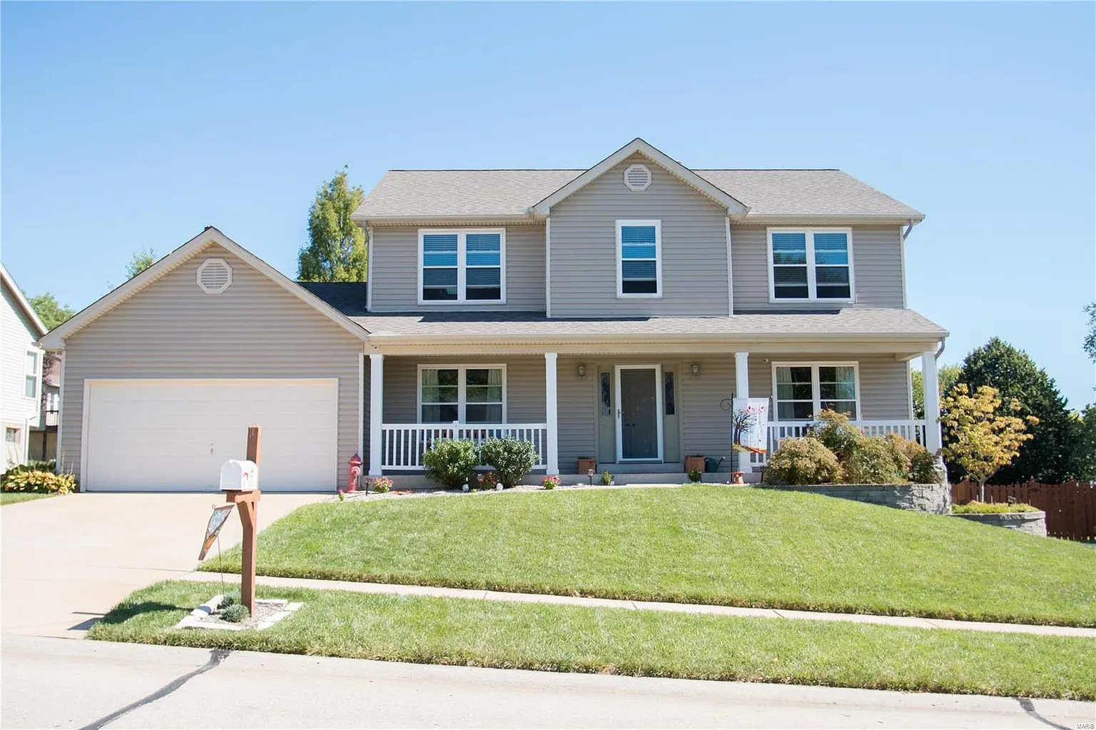 1873 Summitview Dr photo 1