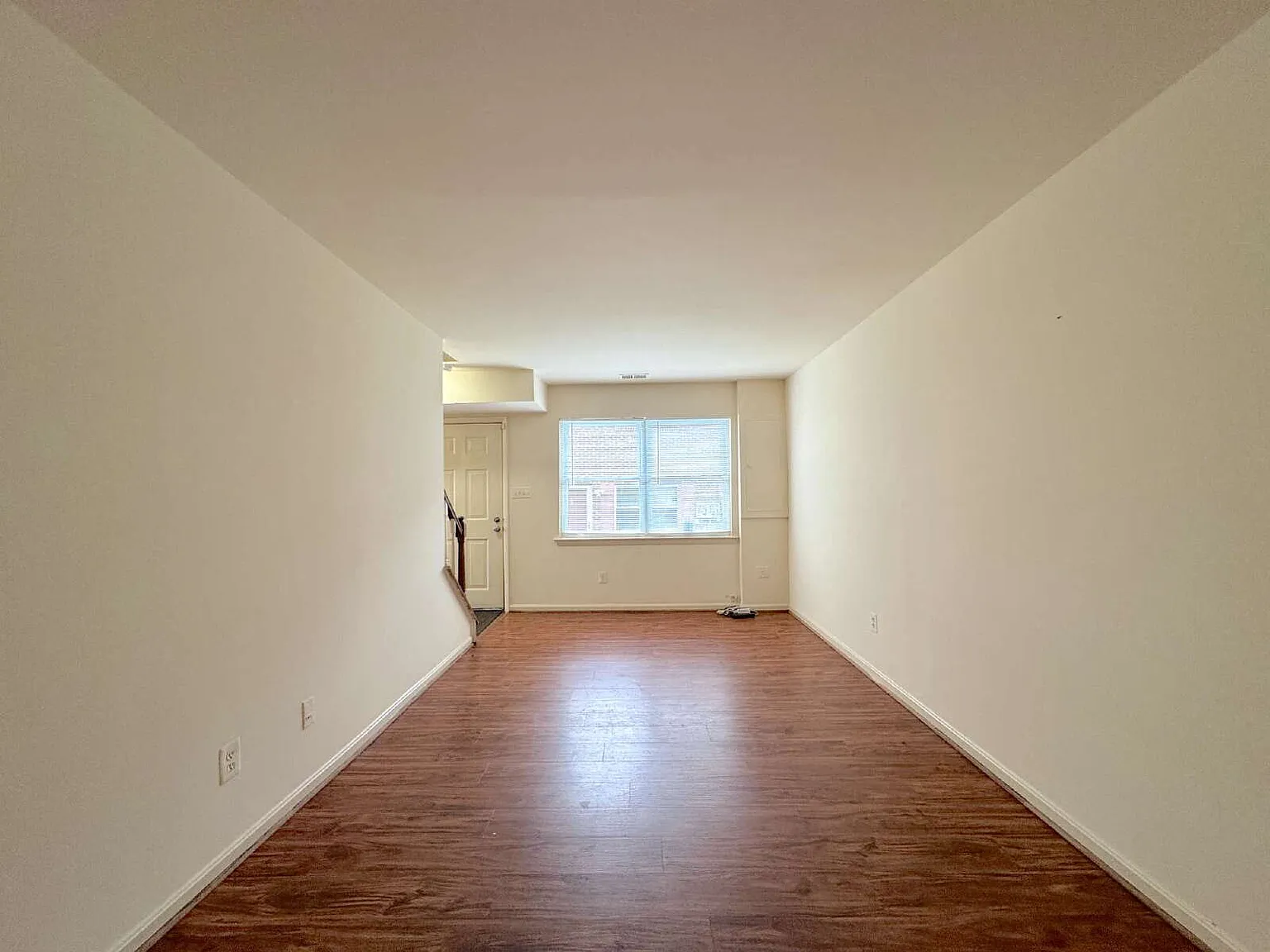 2 bed, 1.0 bath, 966 sqft, $1,800 — Photo 4