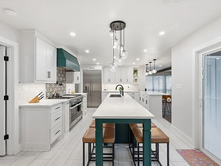 14840 Knollview Dr — Photo 25