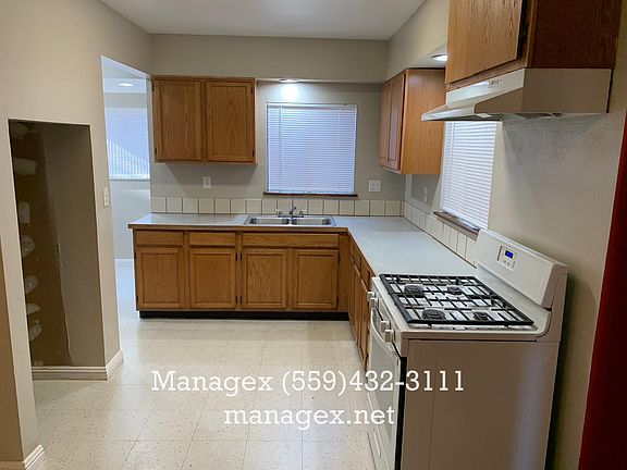 5th image of 1105 E Sussex Way