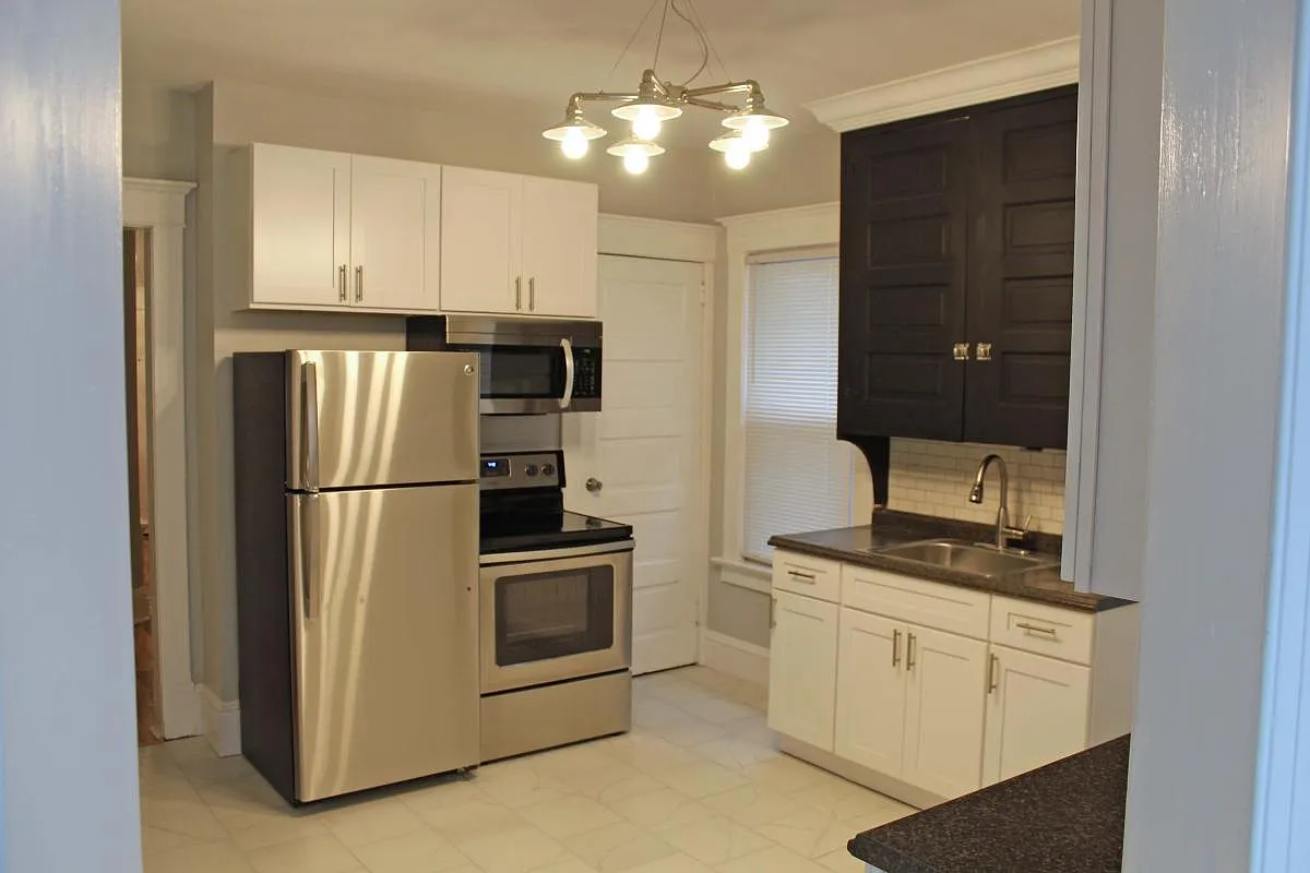 2 bed, 775 sqft, $1,675 — Photo 1