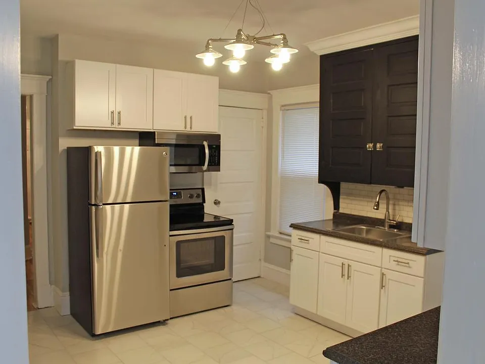 181 Summit Ave #1
