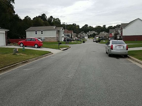 4th image of 213 Rockport St