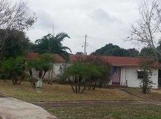 822 Laurel Dr, Lake Park, FL 33403