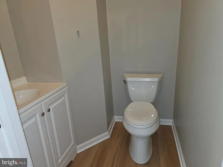 218 Eisenhower Ct — Photo 6