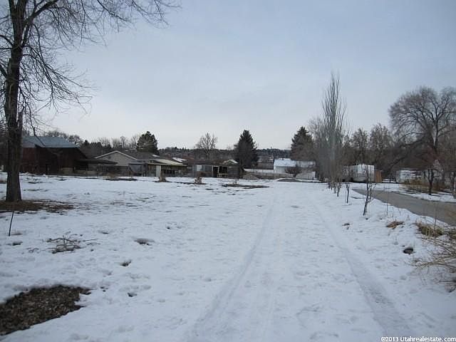 2nd image of 221 E 100 N