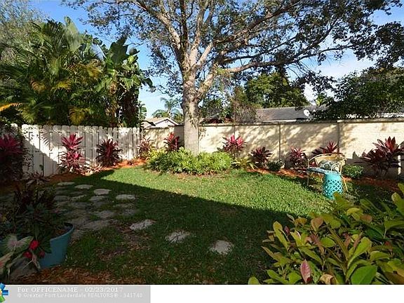 2nd image of 407 E Coral Trace Cir #407