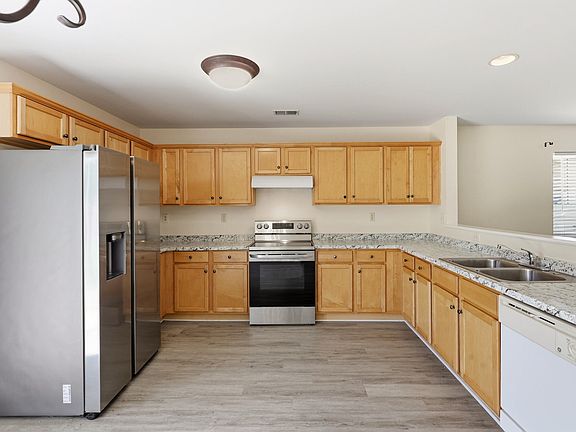 4th image of 4404 Walnut Creek Dr