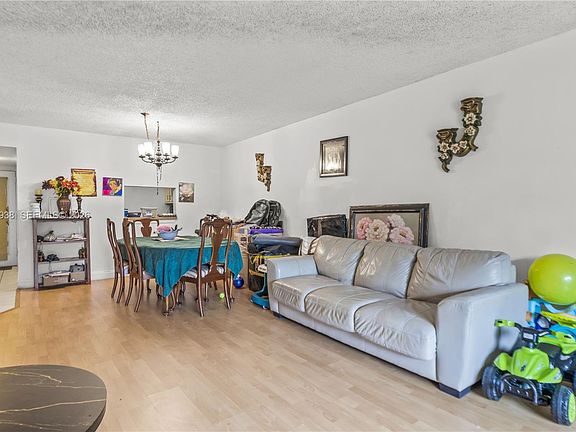 4th image of 1800 SW 81st Ave APT 1308