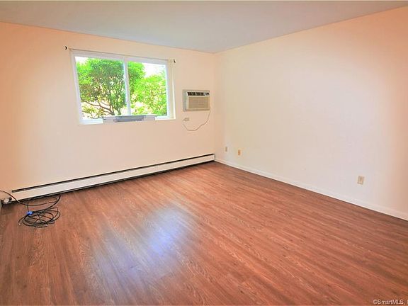 5th image of 187 Scott Rd APT 2C