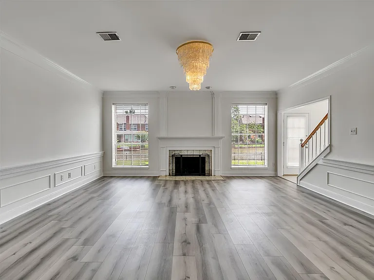 1127 Gloria Ct — Photo 17