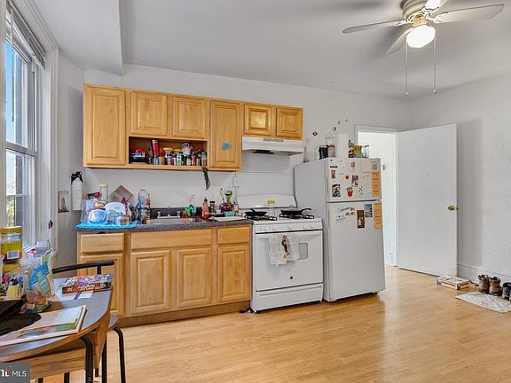 4th image of 131 W Susquehanna Ave #2F