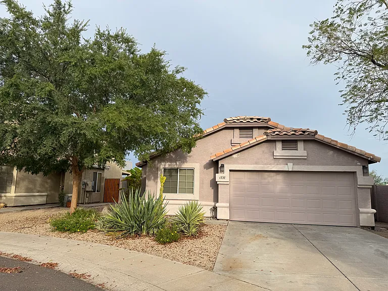 1727 E Pontiac Dr — Photo 1