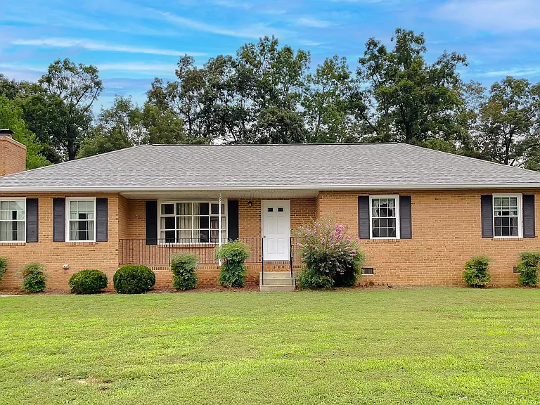 109 Morris Dr — Photo 1