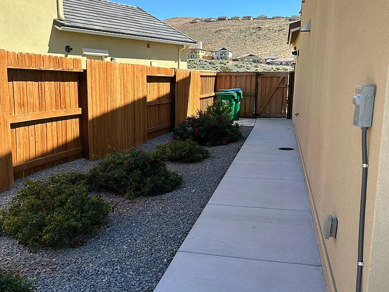 3281 Pantheon Dr — Photo 19
