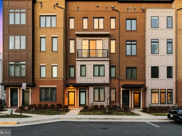 43182 Mongold Sq, Ashburn, VA 20148