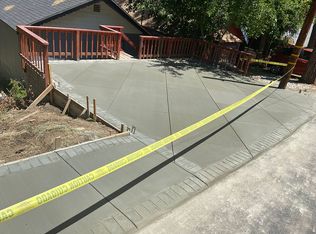 22906 Laurel Ln, Crestline, CA 92325