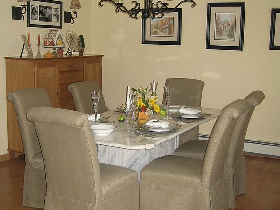 Formal Dining Room with Crown  Molding and Pergo Floors