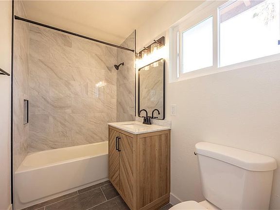 4th image of 115 N Walnuthaven Dr #4