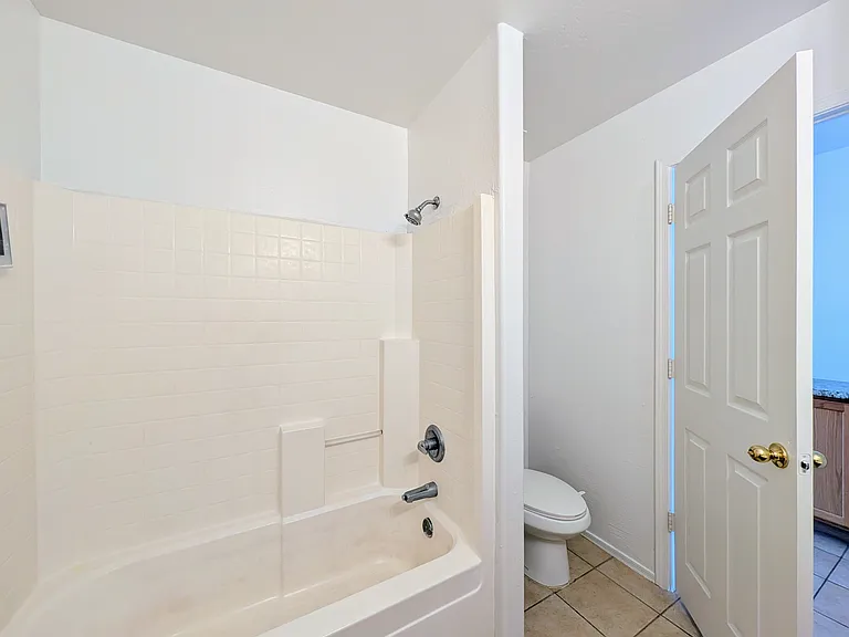 6416 N 78th Ln — Photo 33