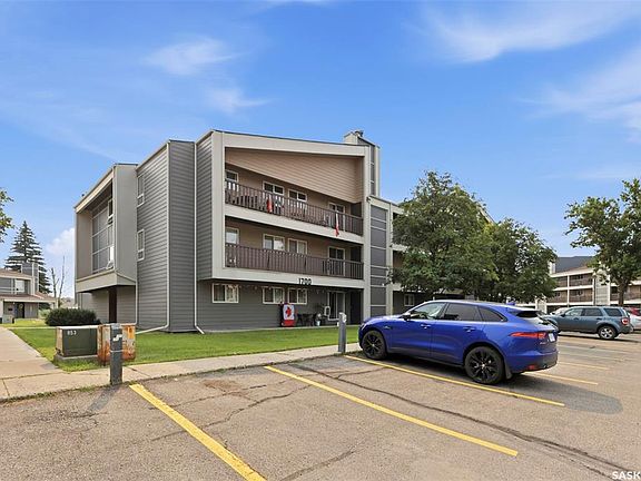 2nd image of UNIT 1724-425 115th STREET E