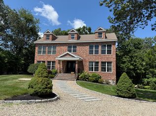 9 Bagnall Ave, Saugus, MA 01906