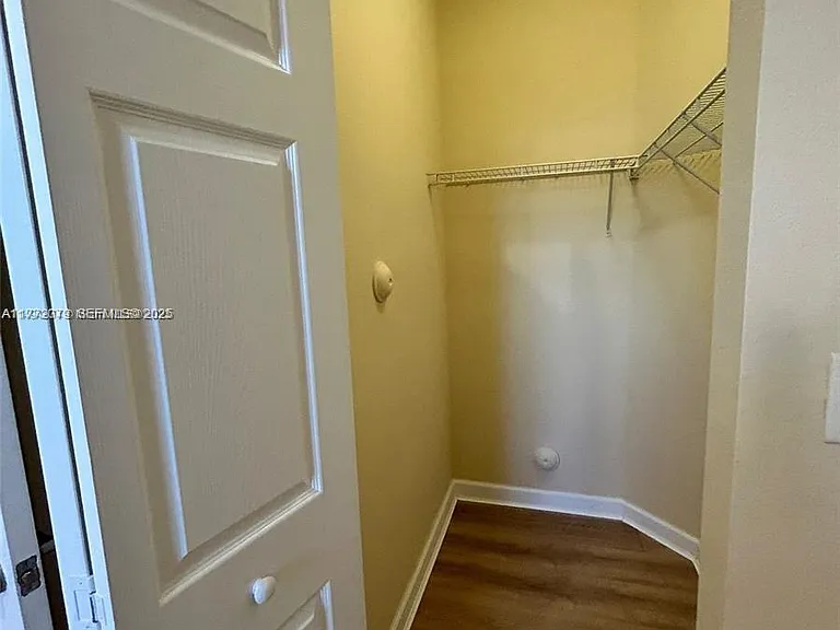 142 SE 28th Ter #7 — Photo 17