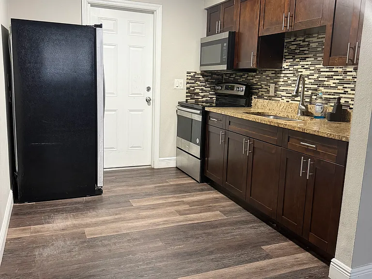 7226 Donald Ave #1 — Photo 4