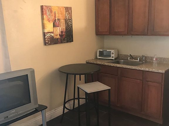 2nd image of 19-1300 Elizabeth Ave Unit 19