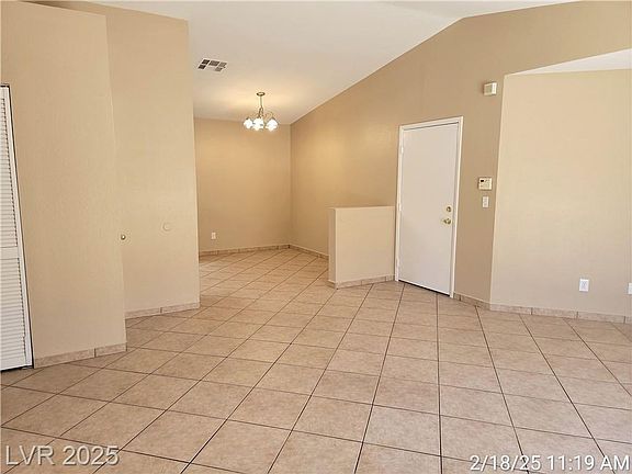 5th image of 2217 Saxton Hill Ave