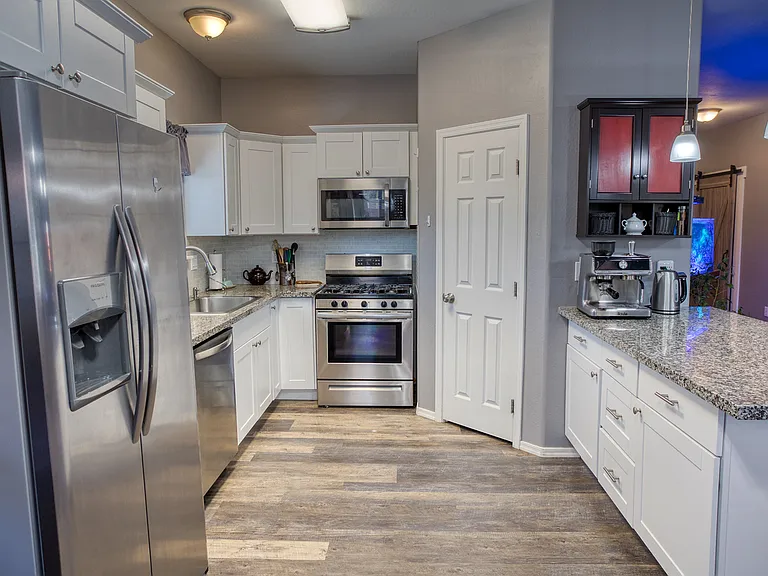 1141 W Cross Creek Ln — Photo 16